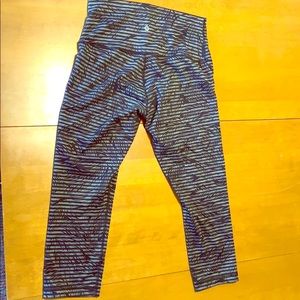 Lululemon cropped stripe legging
